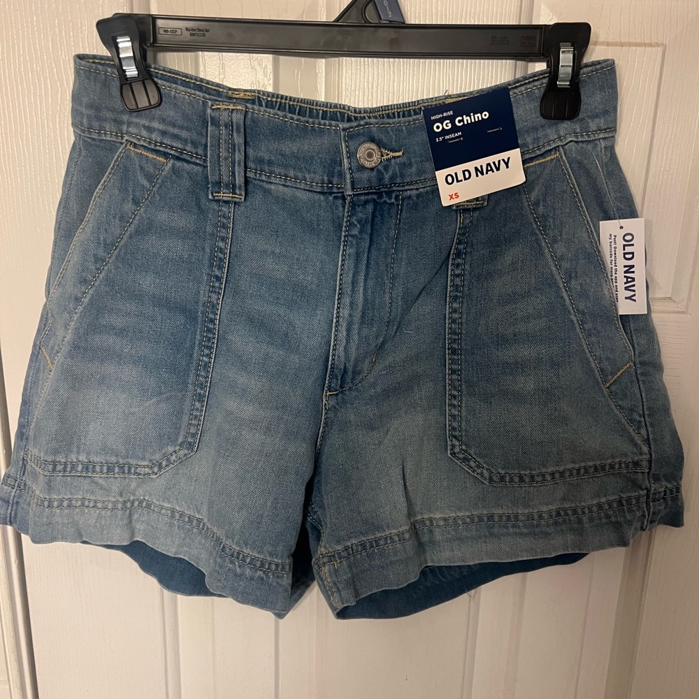 Old Navy Women's Light Blue High Rise OG Chino 3.5” Inseam  Jean Shorts